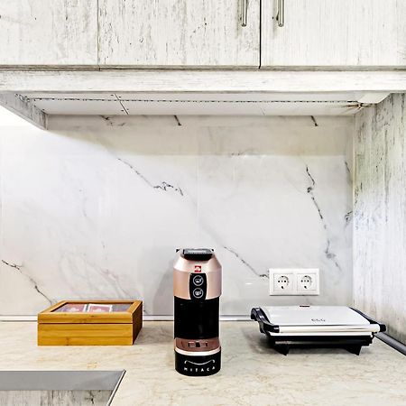 Nest Apartment Alepou Bagian luar foto