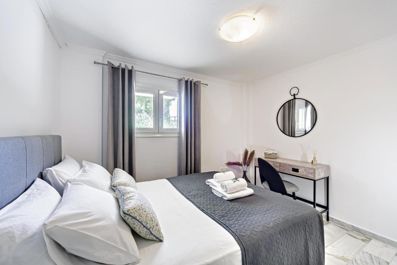 Nest Apartment Alepou Bagian luar foto