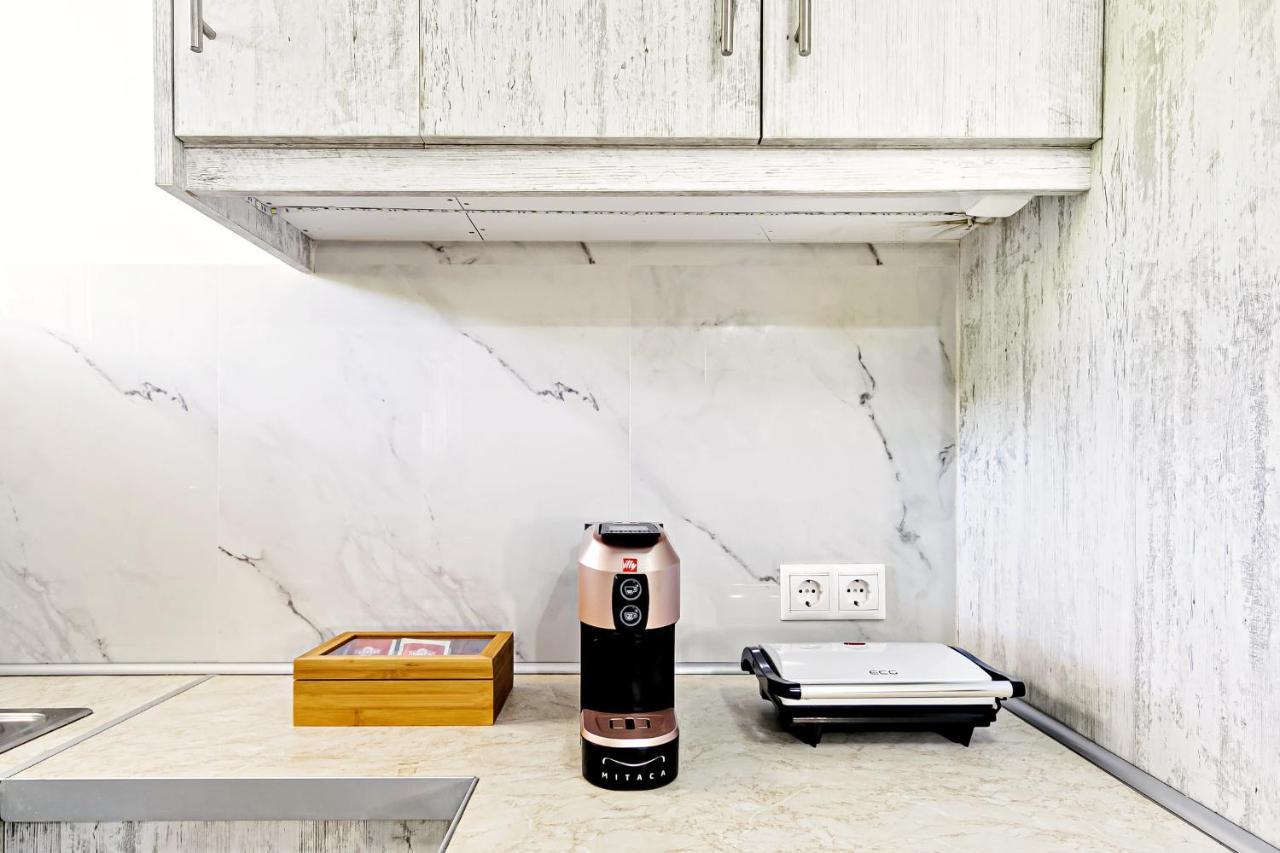 Nest Apartment Alepou Bagian luar foto