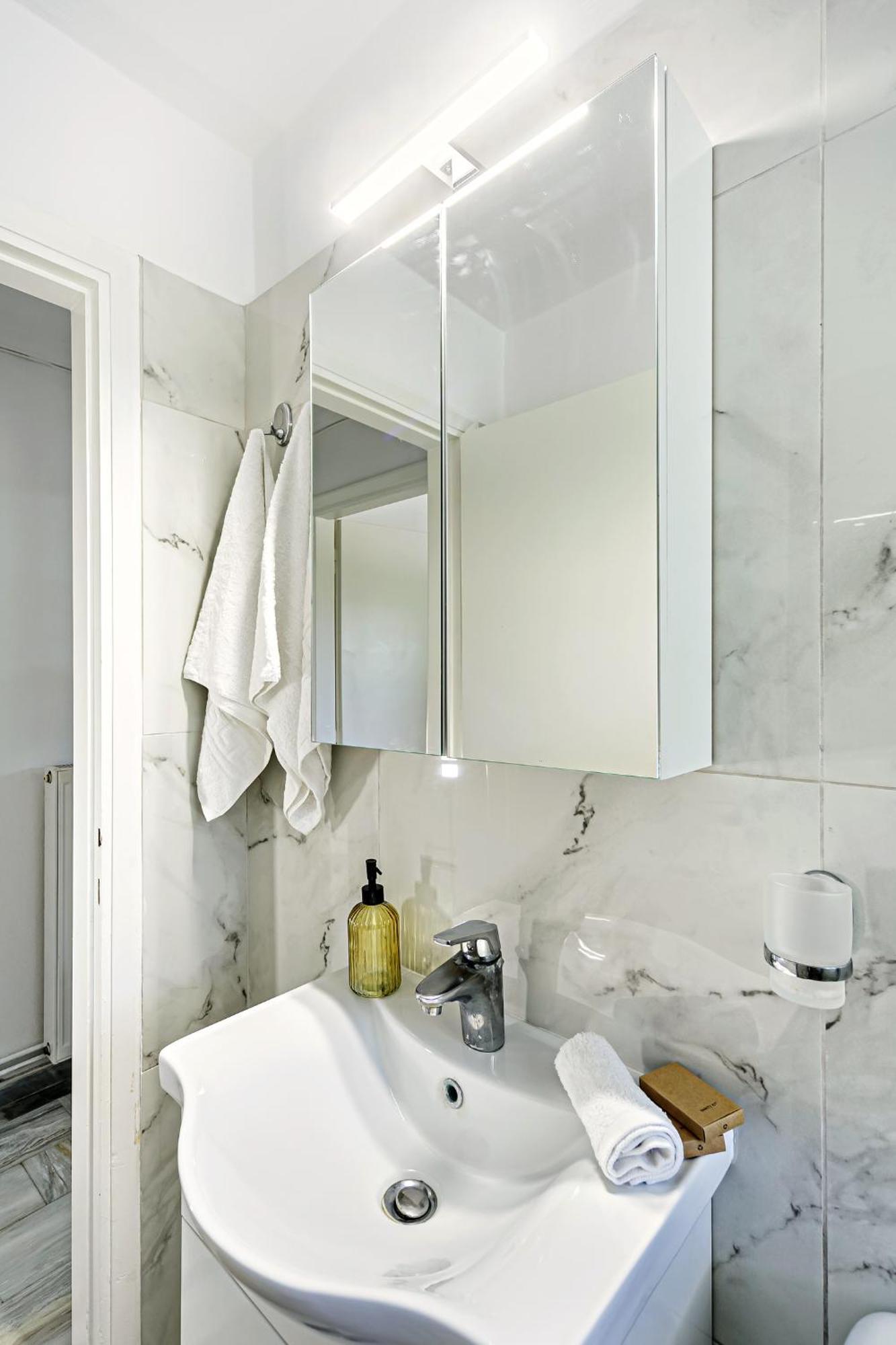 Nest Apartment Alepou Bagian luar foto